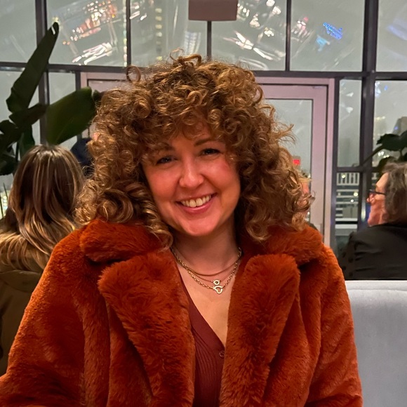 Meet your Posher, Kelly - Picture 1 of 1